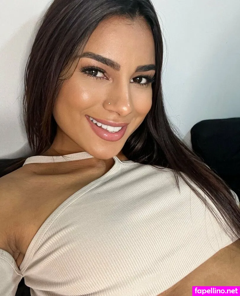 Adrianamoliveraa, adrianaolivera Leaked Nude Picture #5abmaFr49m