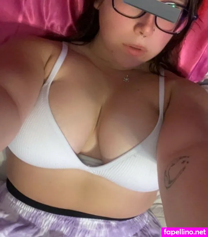 Allie, MediumAd8252, allies2004, alyssajean2004, https: Leaked Nude Picture #QOSVFhJBob