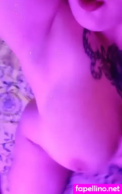 Radiatedfox Leaked Nude Picture #bLaLzFQ6Sl