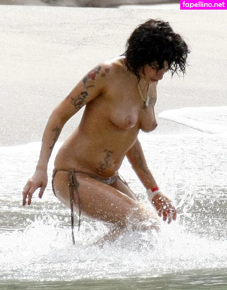 483399061, amywinehouse Leaked Nude Picture #AX9EcTDwxE