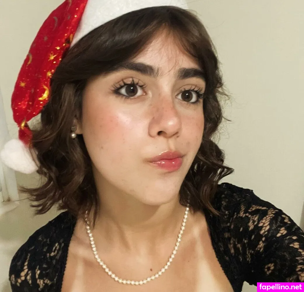 Angel(a Grimes, Angelarrochista, Maria de Almeida, aangelarrochista Leaked Nude Picture #1D2qNByHRy