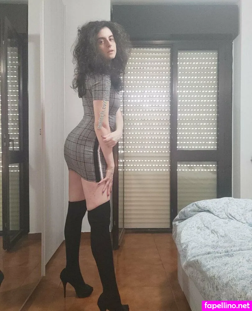 Askell, askell96, askellh Leaked Nude Picture #0e0916W80M