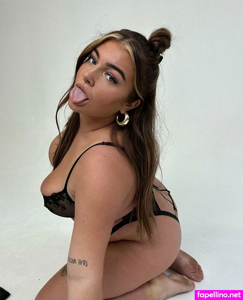 Baddiiie_xx, baddyblondexx, baddybrunettexx Leaked Nude Picture #VpclTeaSn7
