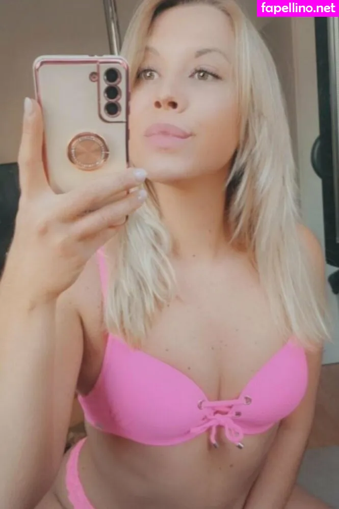 Benzpaula, paulaistrippintheroads Leaked Nude Picture #q4R9SH9kGu