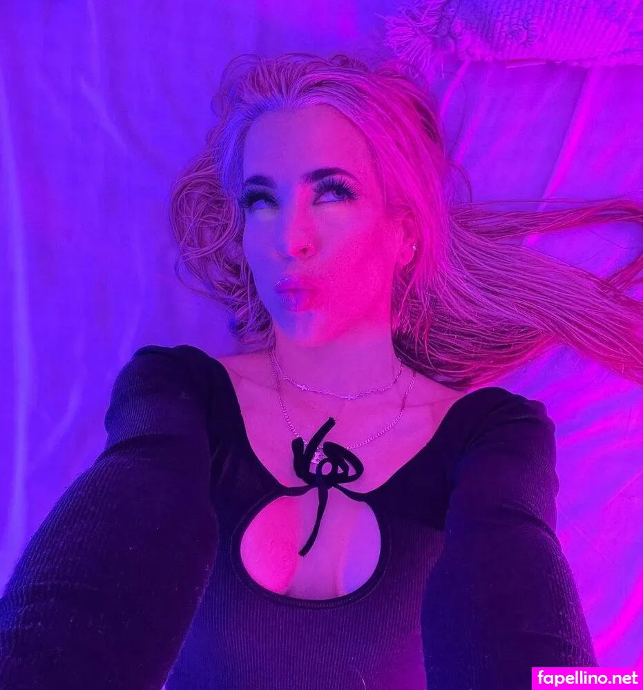Billiebeever Leaked Nude Picture #PUOGrEiVL3