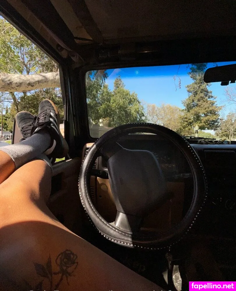 Browngirl.foot.fantasy, thekiickback Leaked Nude Picture #mIv0jkHN0c