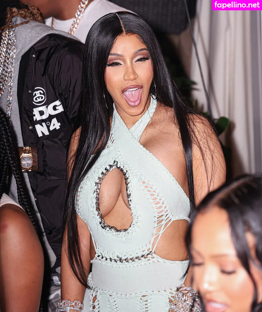 Iamcardib Leaked Nude Picture #XyimydolxC