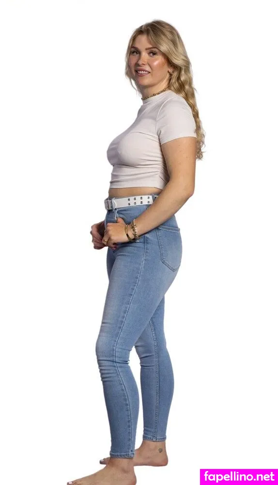 Caroline__gross Leaked Nude Picture #0NO3XeGFME
