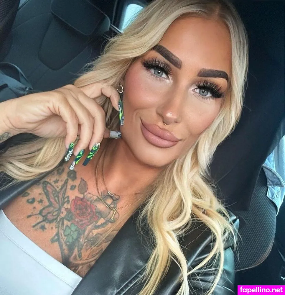 Queen_carolin.e, your_goddess_with_ass Leaked Nude Picture #7HiE5mVG3Q