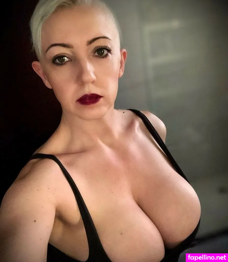 Cougar_kiki, karlos_kaine_and_kiki Leaked Nude Picture #4T5Apdys77