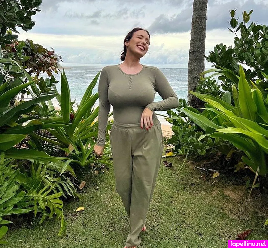 Clovermejaye, tropicalijaye Leaked Nude Picture #p0o3iPy6Vg