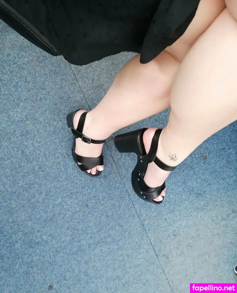 Adelczq, czechqueenof Leaked Nude Picture #AkiTYbm9D0