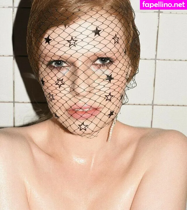 Di_di_vo, siziy_bis Leaked Nude Picture #4x0liU6iRn