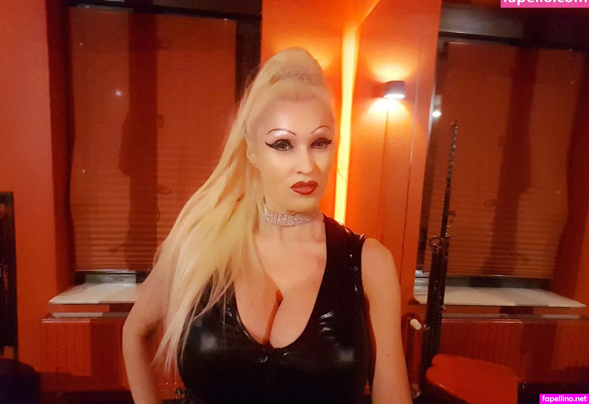 Diva Bizarre Leaked Nude Picture #9Up2T42BFN