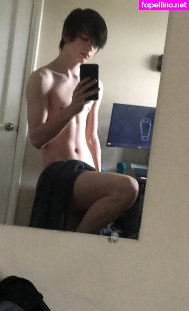 Egotwink, lukaruka, thelastceia Leaked Nude Picture #dDZxRSRXim