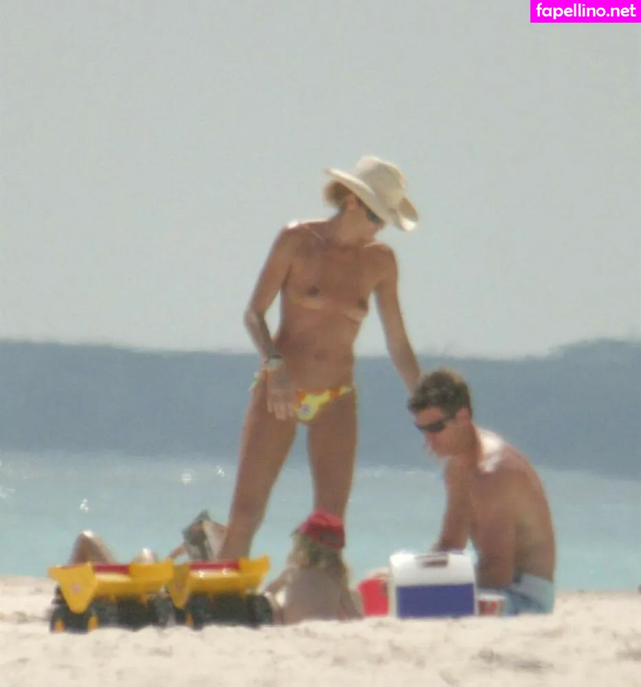 ElleMacpherson, ellemacphersonofficial Leaked Nude Picture #7IMnAIxmHd