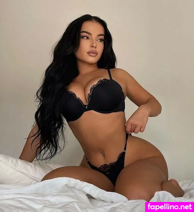 Emiliaofficial, emjeni Leaked Nude Picture #4JzyaZ8M5L