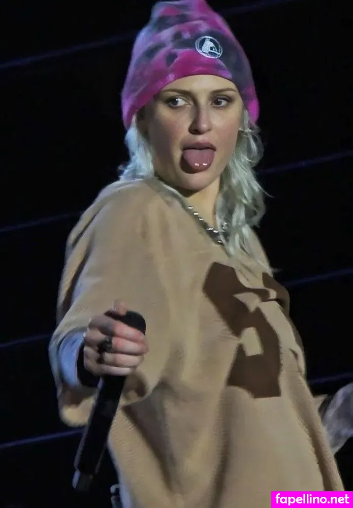 Emilyarmstrong Leaked Nude Picture #401YXQ771L