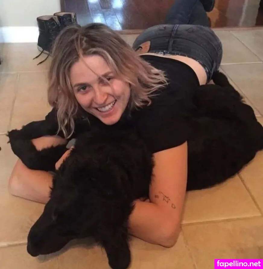 Emilyarmstrong Leaked Nude Picture #dRdMNt4IUB