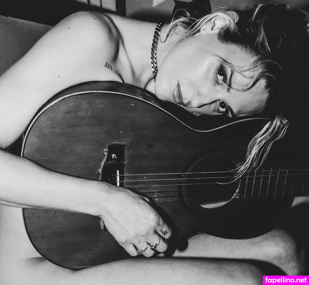 Emilyarmstrong Leaked Nude Picture #t4rt6vO4ts