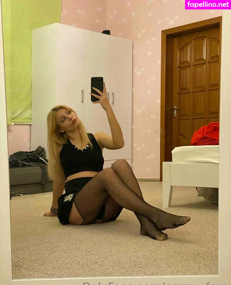 Emmy_almyy, emmyy_louise Leaked Nude Picture #dpWDCMplYk