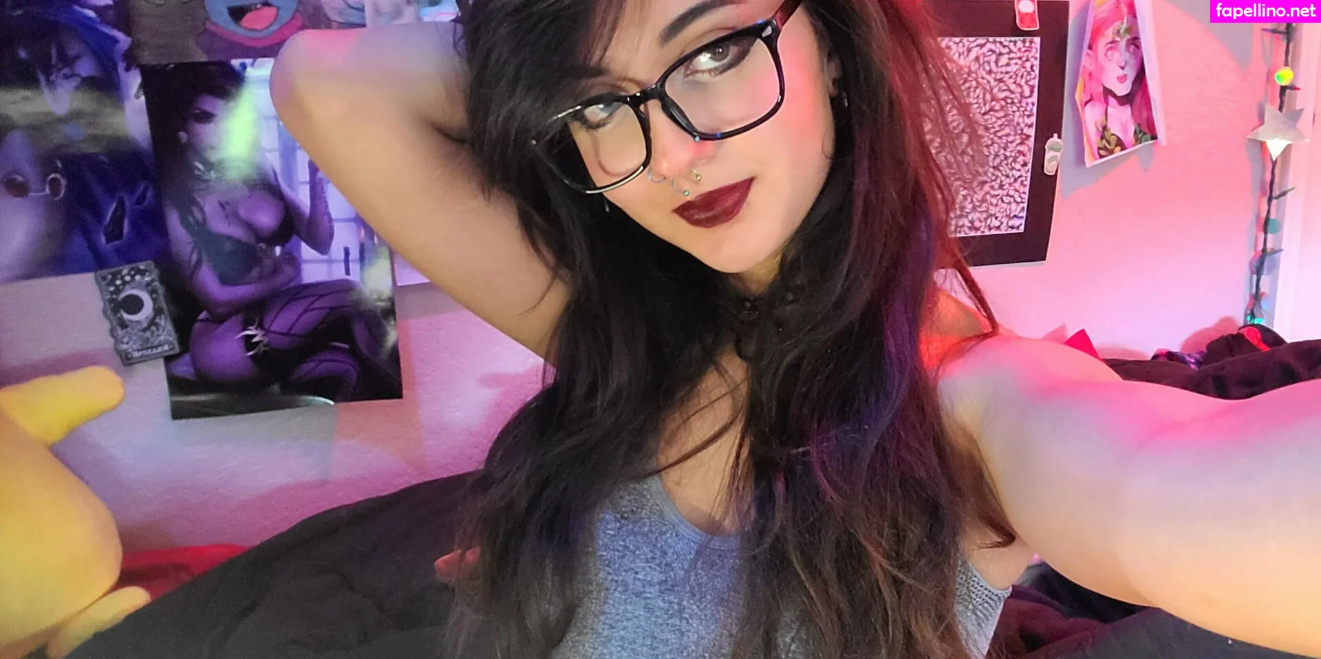 Obvious_Confusion699, emogrl98, emostonergorl, smolstarcaster Leaked Nude Picture #GTbdnoOVj2