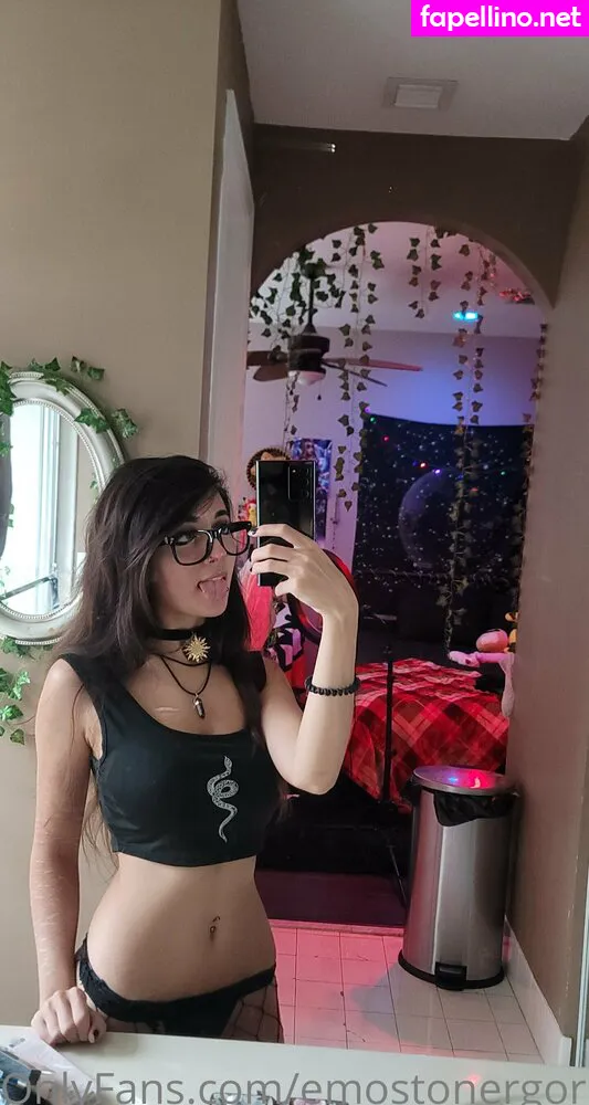 Obvious_Confusion699, emogrl98, emostonergorl, smolstarcaster Leaked Nude Picture #XHSQFDCfjI