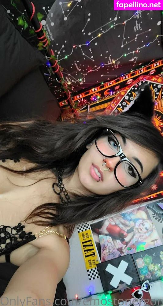Obvious_Confusion699, emogrl98, emostonergorl, smolstarcaster Leaked Nude Picture #iILPKY94PV
