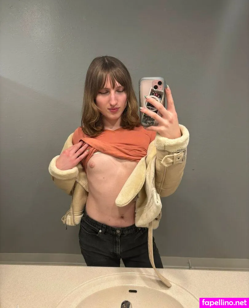 Esthergreyplus, https: Leaked Nude Picture #27U1crBPa9