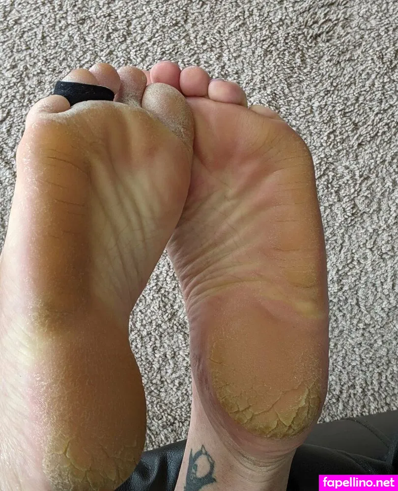 Flirtyf33t94, peanutbutterandjellyaddict Leaked Nude Picture #27T992r0J9