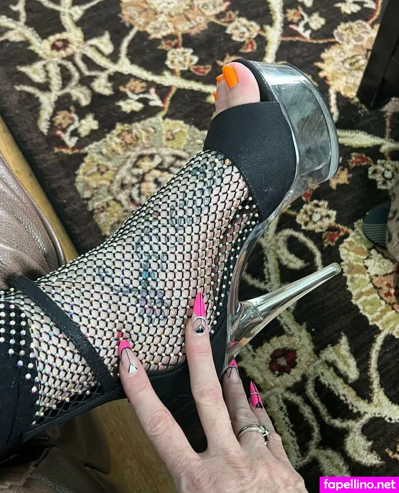Footfondling Leaked Nude Picture #C2FRmvQ0r1