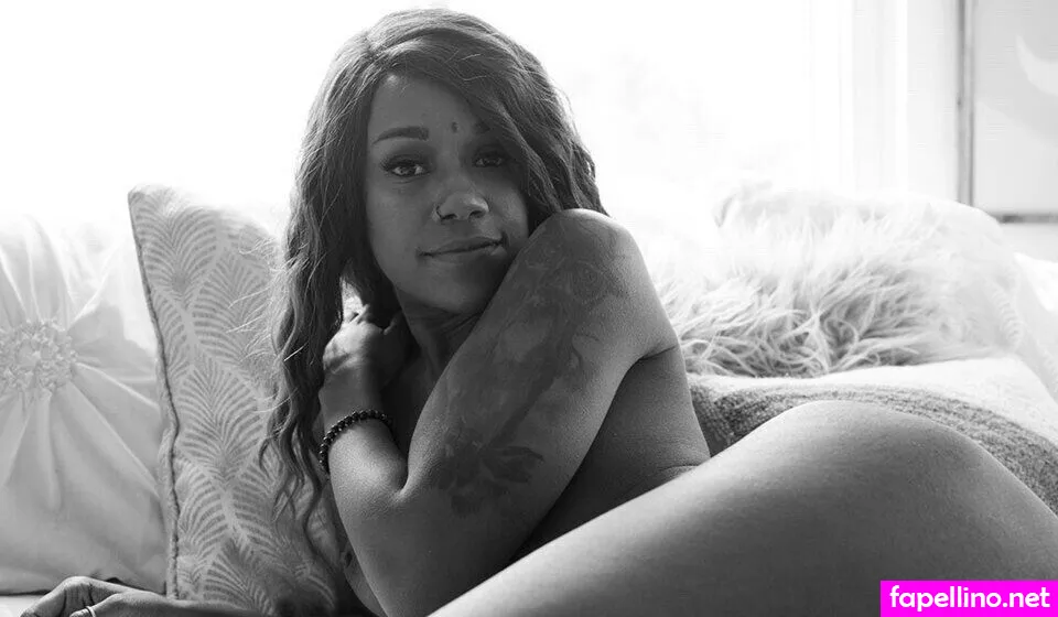 Calmwithmecarley, funandsmiles Leaked Nude Picture #pMhbuMd6mz