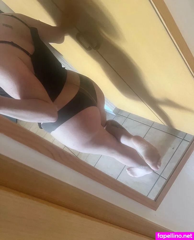 Goddess_mel7, mskaijuno7 Leaked Nude Picture #2osUnSerbu