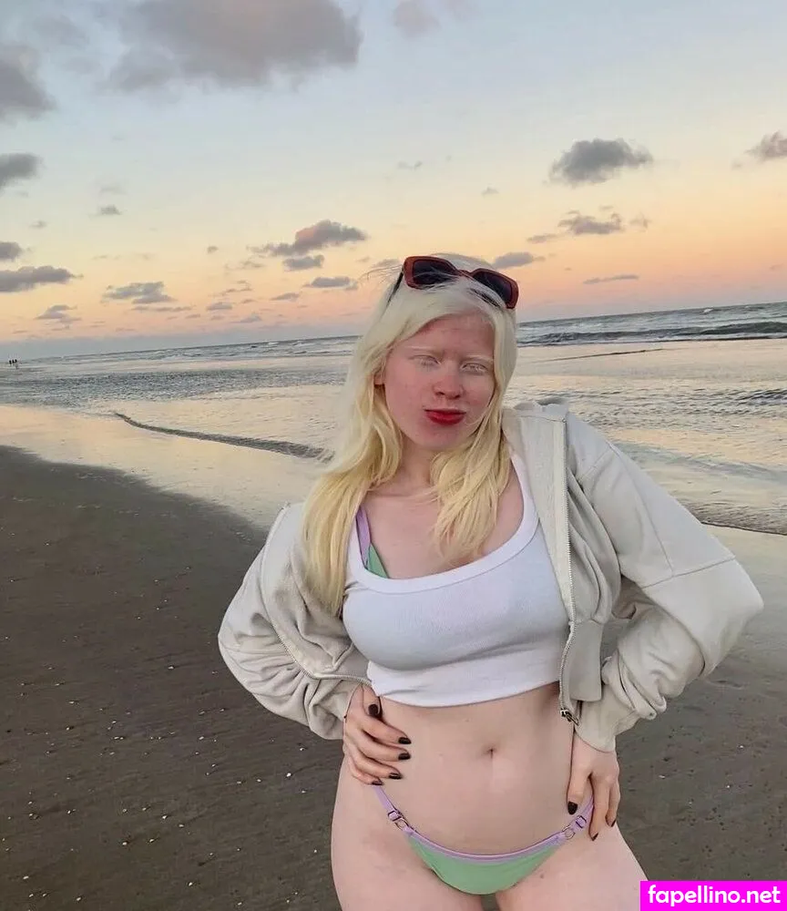Bellawinterx, guada.scarione Leaked Nude Picture #FdAcW9hztc