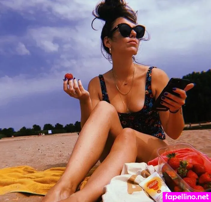 Gwenvanpoorten Leaked Nude Picture #pkIvSBrUW9