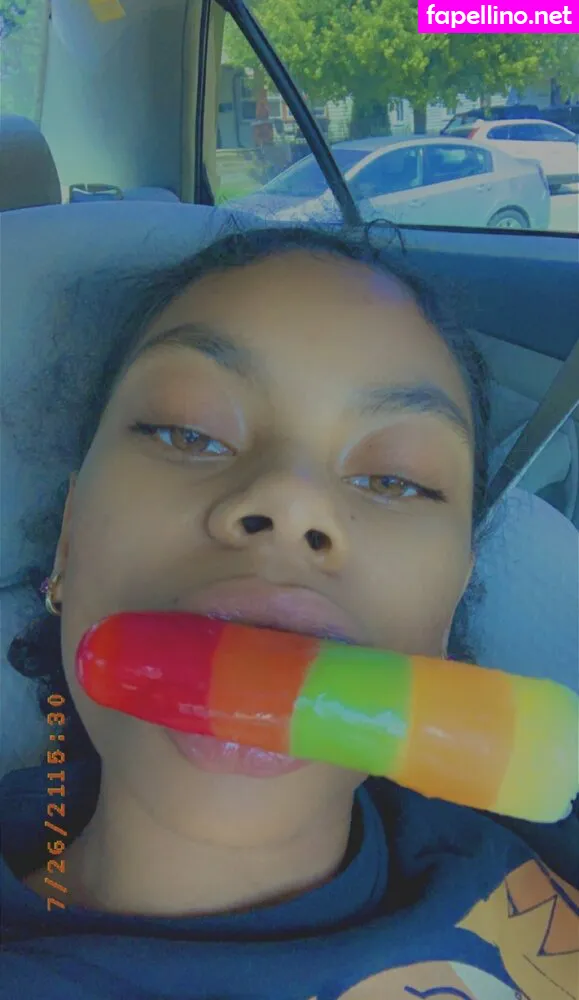 Hazelqveen, qveen.tomkia Leaked Nude Picture #1tJr76Yk4b