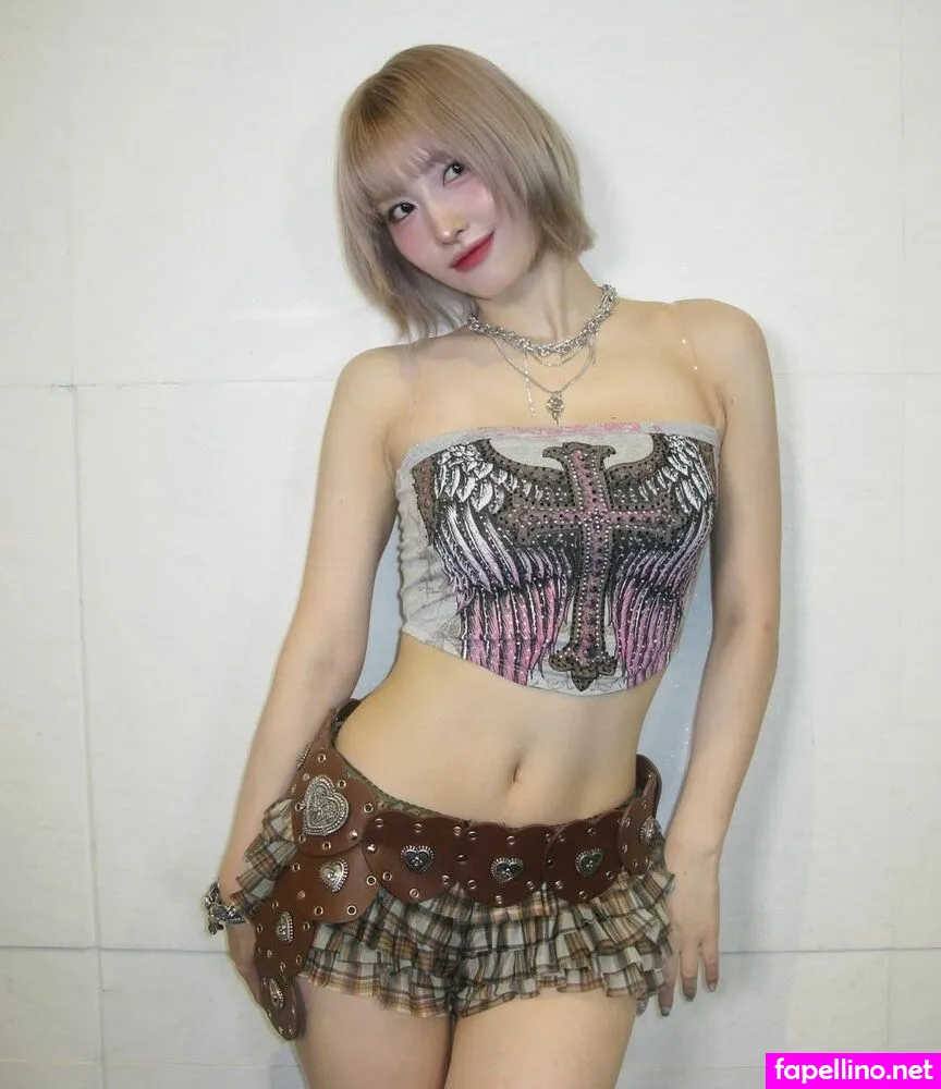 TWICE, momo Leaked Nude Picture #sDHg77l7BV