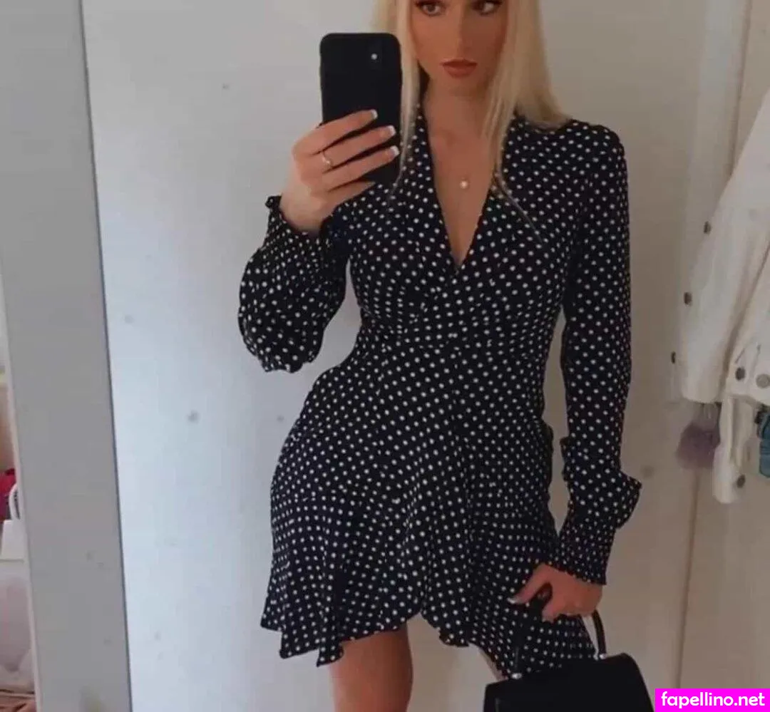 Hollyflintham Leaked Nude Picture #5uT352GWsn