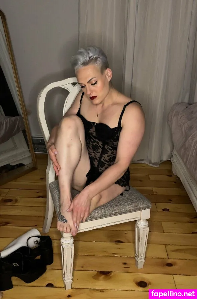 Hollyshaleramputee Leaked Nude Picture #4KytacTuXX