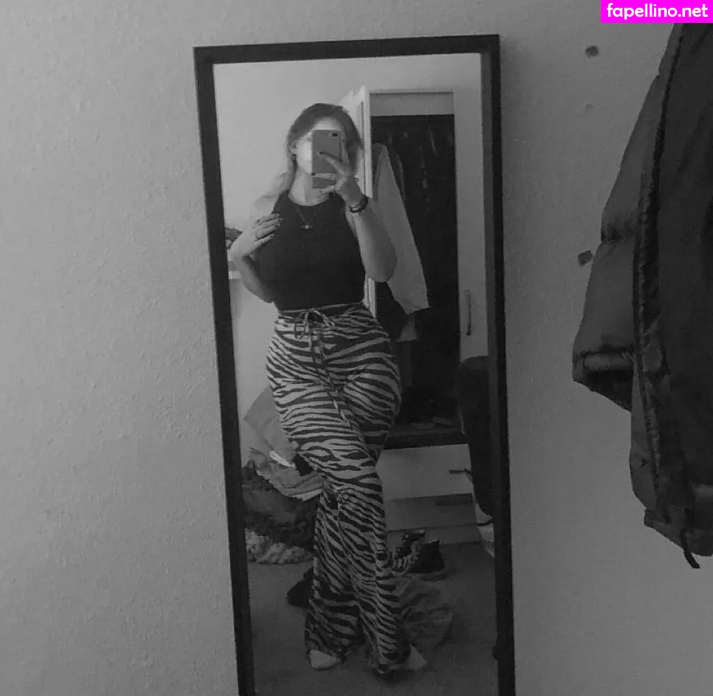 Isabelladortapoetry444 Leaked Nude Picture #bc7Y2ZC0KW