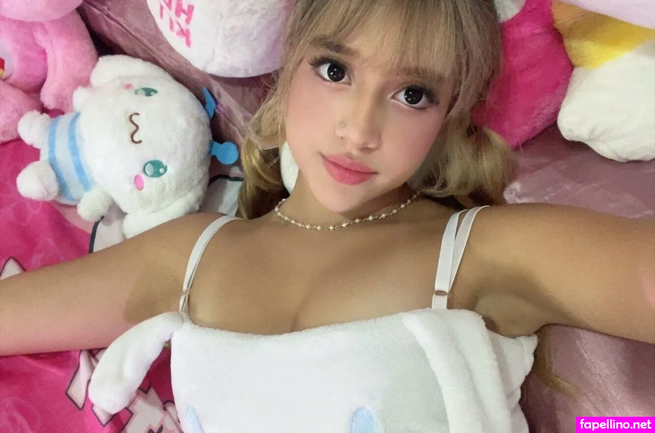 Itslittlelily Leaked Nude Picture #OJYctSL33z