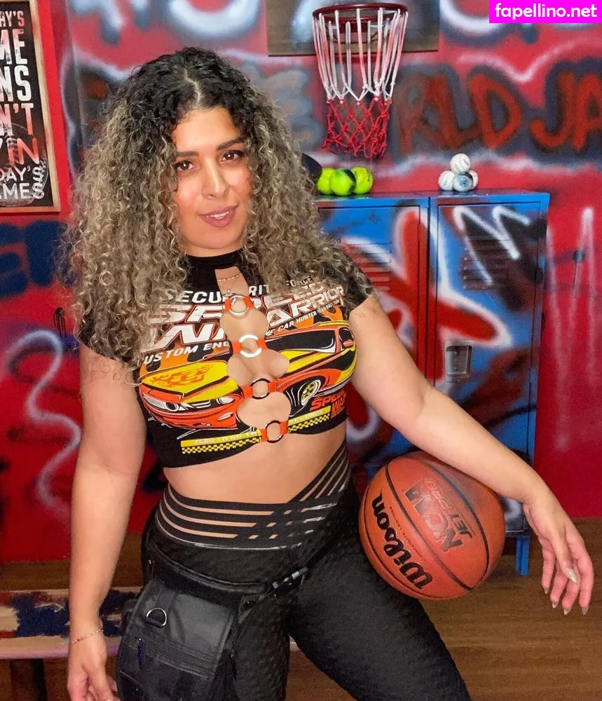 JustYeliz, yesjulz Leaked Nude Picture #oTqGURm4n3