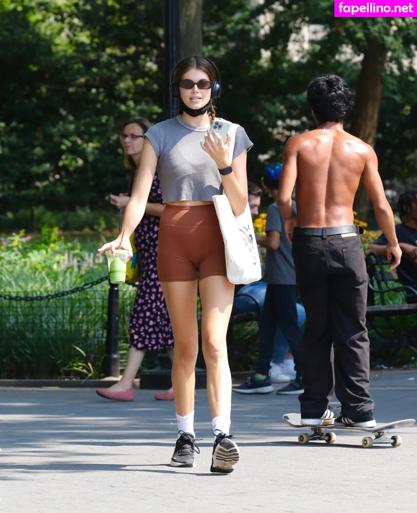 KaiaGerber Leaked Nude Picture #KDBHTF4toX