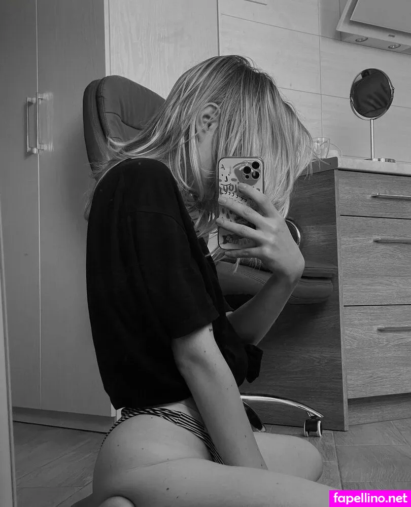 Keplerkepler, officialkepler Leaked Nude Picture #RXIridf6N3