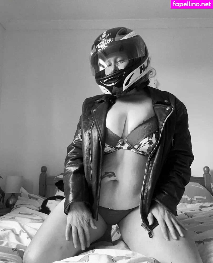 Kharis_curves, khariscurves Leaked Nude Picture #hm105T3kLp