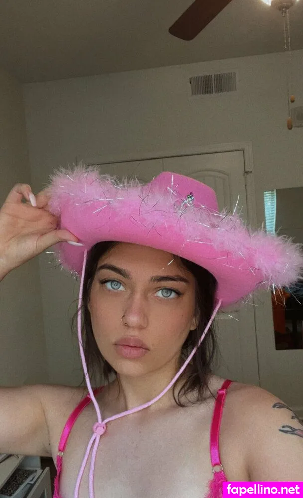 Kikimari.e, xoxokikimarie Leaked Nude Picture #EXB4xPbAlf