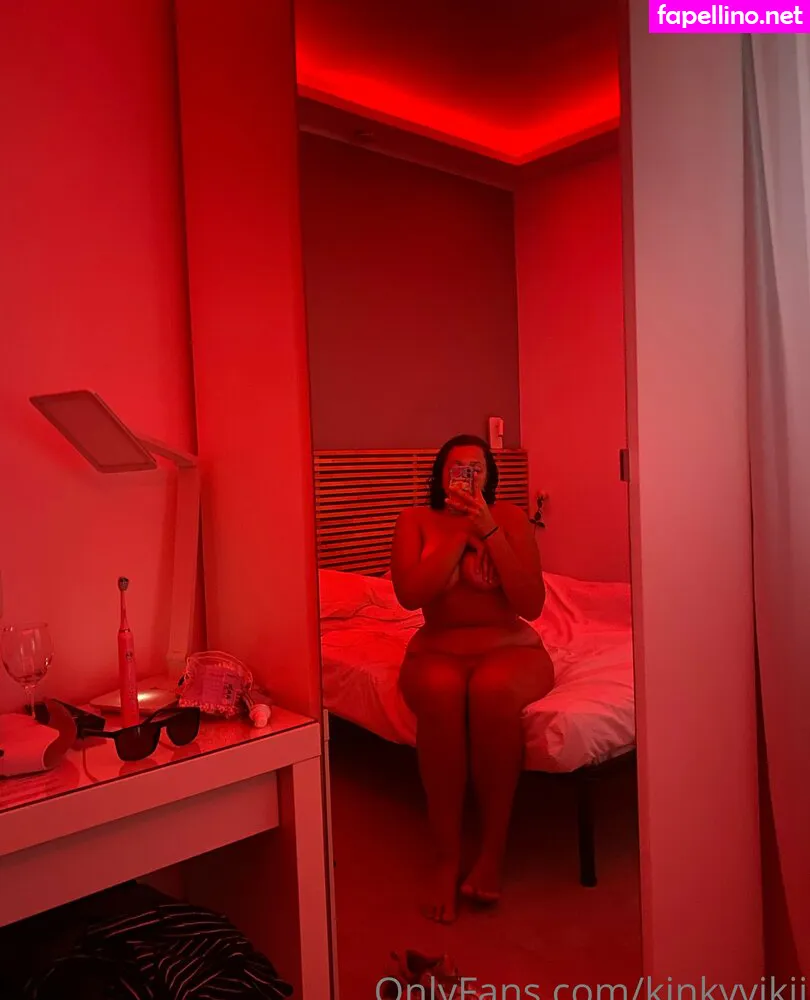 Kinkiii, kinkyvikii Leaked Nude Picture #9az4bxe86V
