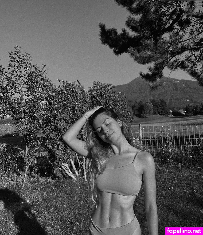 Larissa Merlyn Selena (larissahausler) Leaked Nude Picture #cXw4OKqV91