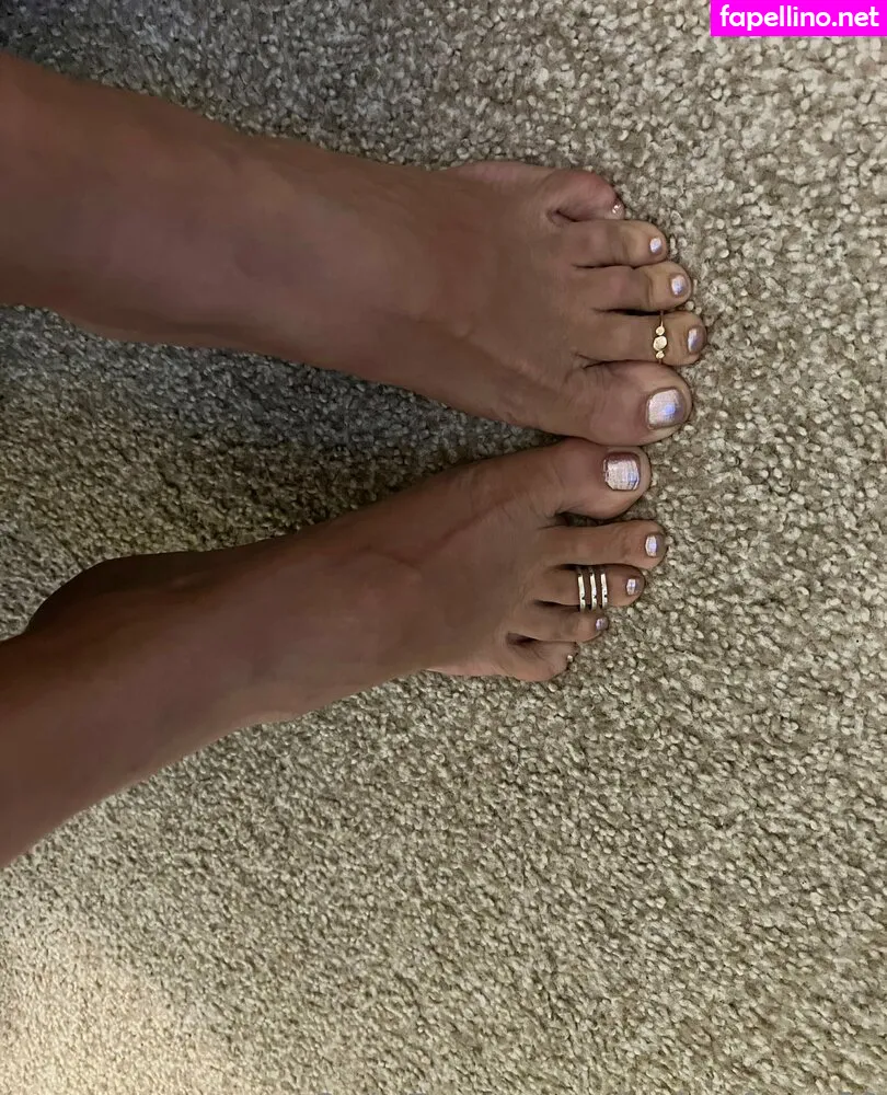 Fnaffoxy69, latinafoxy69 Leaked Nude Picture #48b5qotLeg