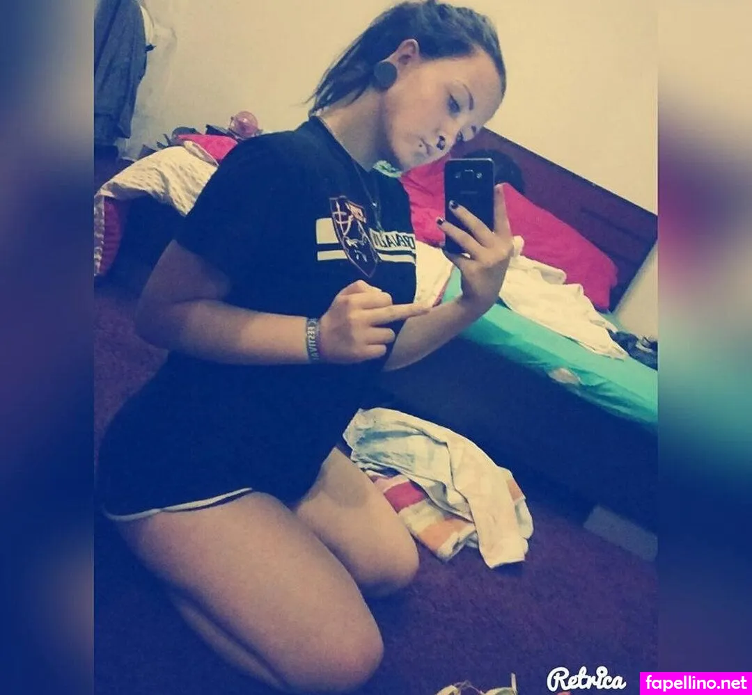 Laurachesnok Leaked Nude Picture #3ShFuWF5cK